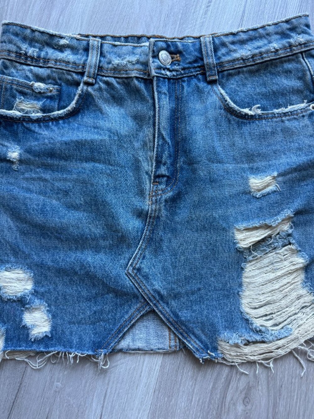 Zara distressed denim mini skirt – size XS - Picture 5 of 16